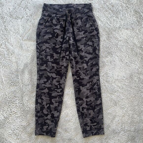 Lululemon Women’s Ready To Rulu Jogger Pants Black Gray Camo Size 4 24” Inseam - Picture 2 of 6